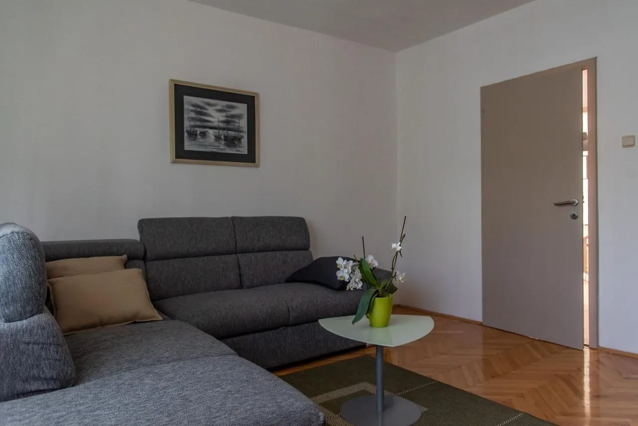 Apartman Maria Πούλα 0*,  Κροατία