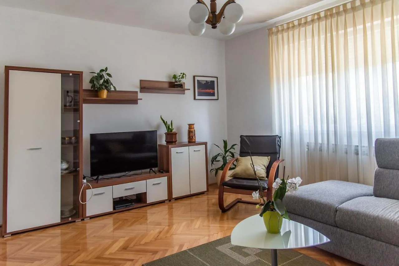 Apartman Maria Πούλα